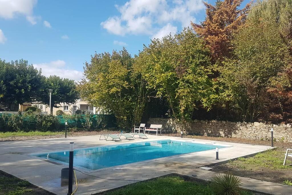 Etauliers Demeure En Pierre Avec Piscine Priveeヴィラ エクステリア 写真